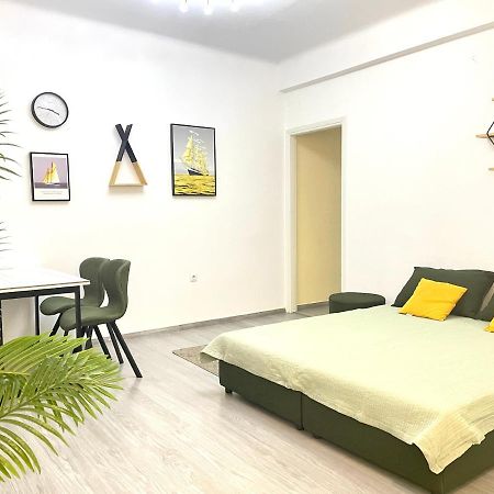 Uoohome7 Garden Green And Navy Атина Екстериор снимка
